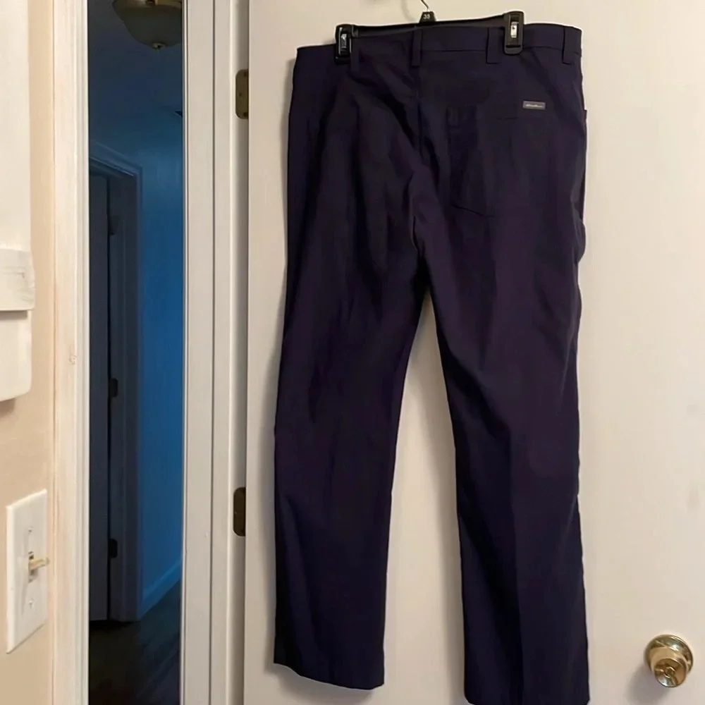 Eddie Bauer men’s navy pants. Size 38x30. Zippered front. Front and back pockets